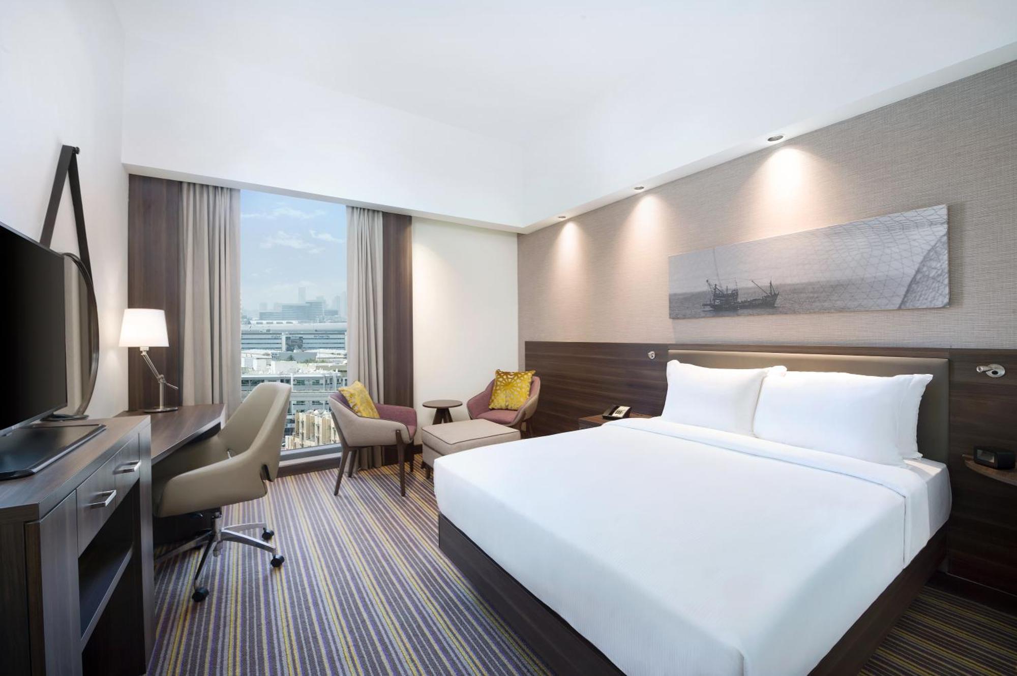 Hotel Hampton By Hilton Dubai Airport Esterno foto