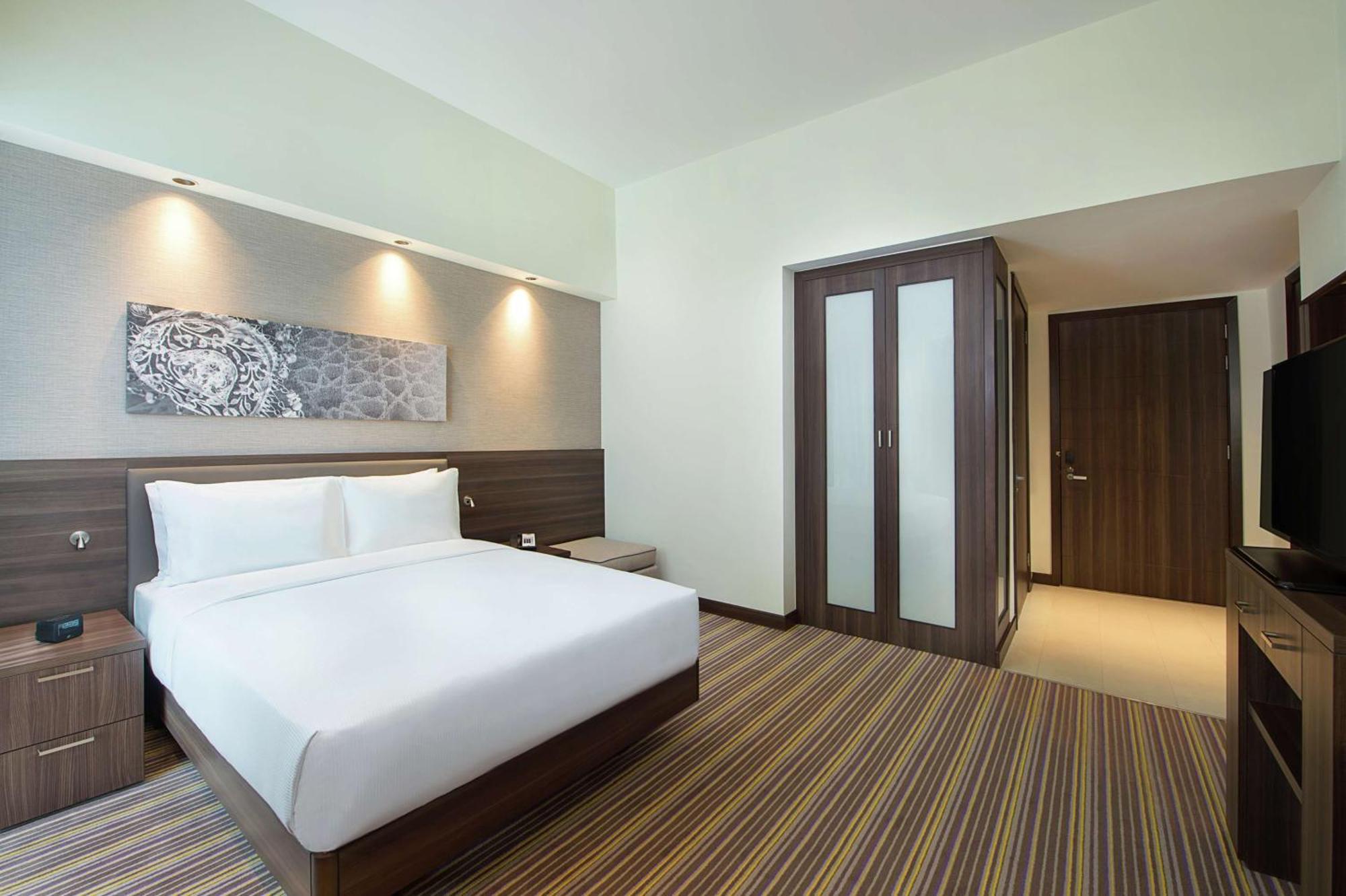 Hotel Hampton By Hilton Dubai Airport Esterno foto