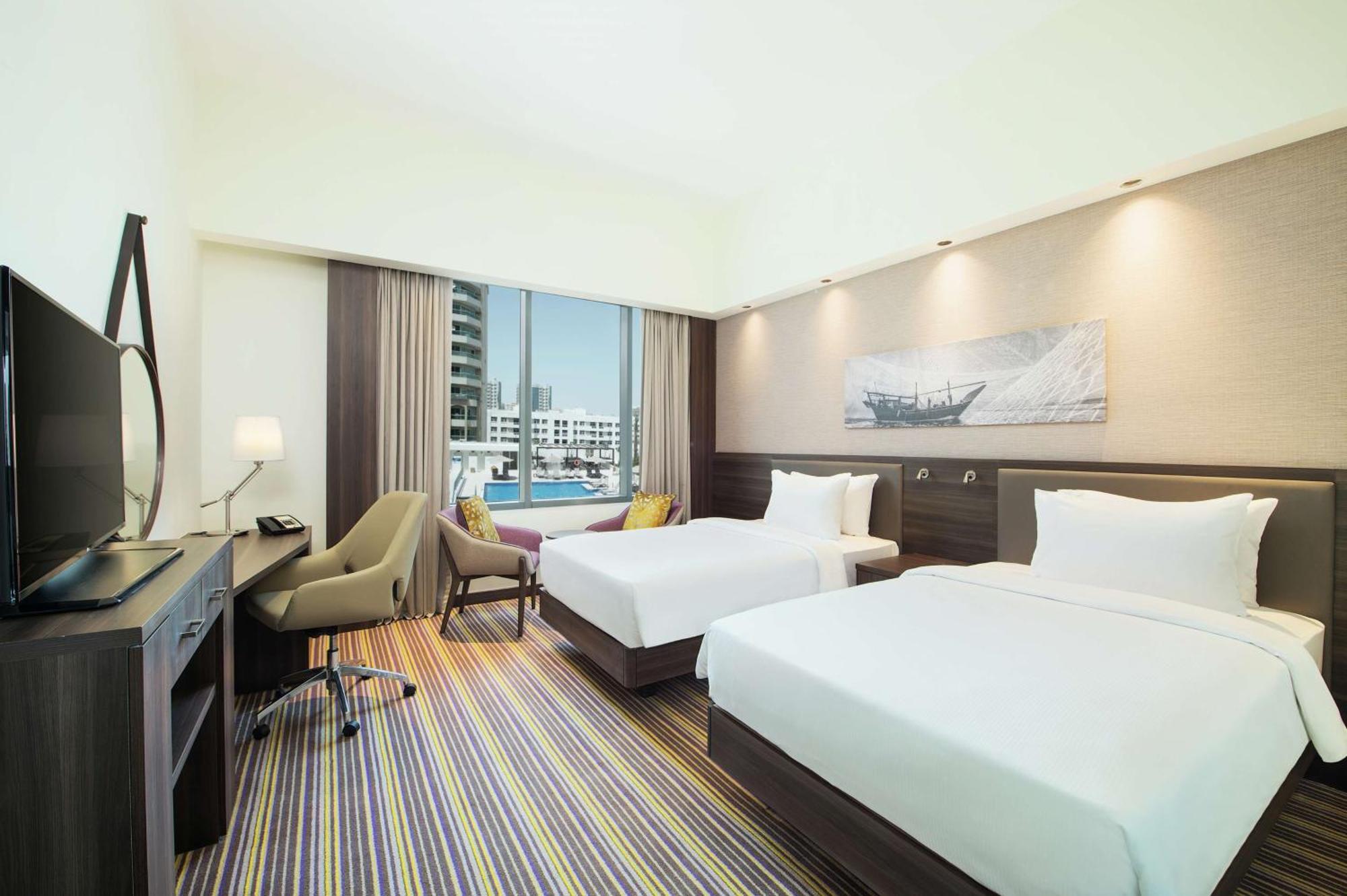 Hotel Hampton By Hilton Dubai Airport Esterno foto