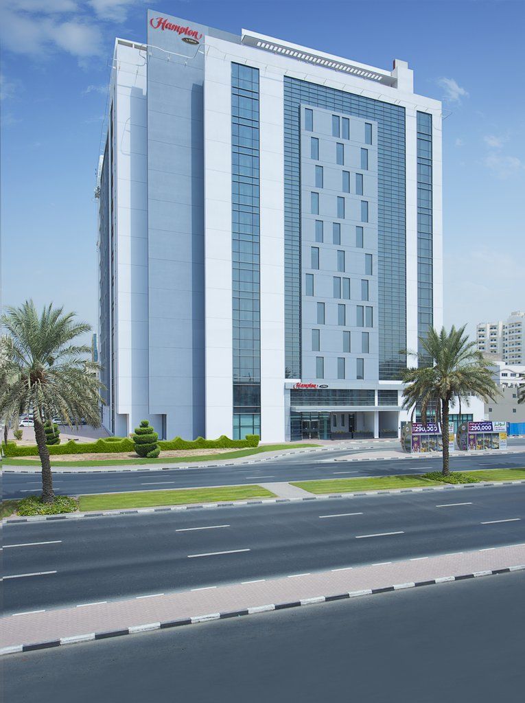 Hotel Hampton By Hilton Dubai Airport Esterno foto